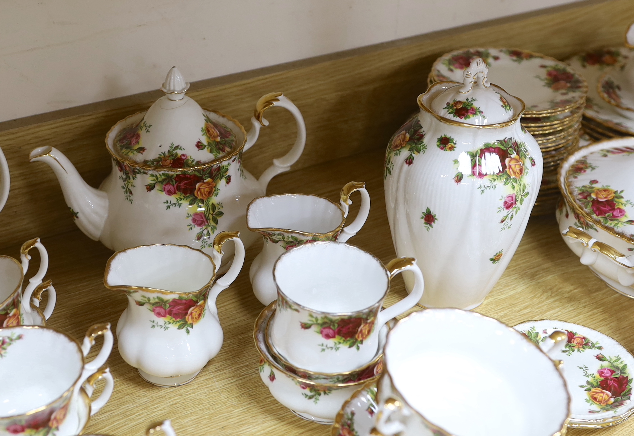 A Royal Albert ‘Old Country Roses’, a dinner and tea service